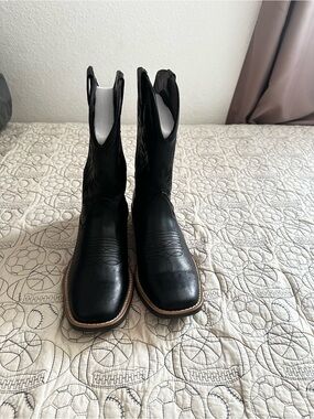 Black Men's Western Boots - Classic Cowboy Style